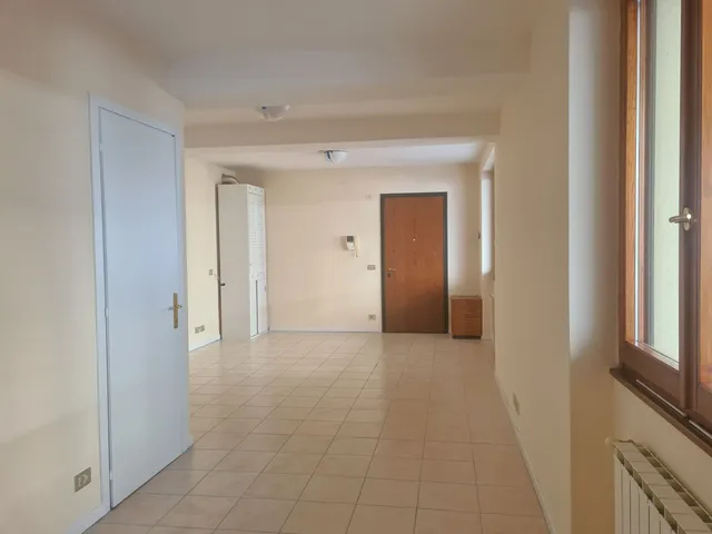 Kiadó kereskedelmi és ipari ingatlan Szentendre 34 nm