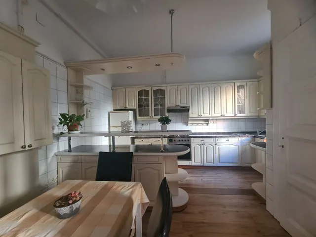 Eladó lakás Budapest XI. kerület, Feneketlen tó 80 nm