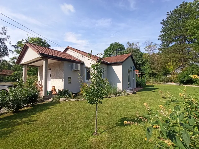Eladó ház Pócsmegyer, Surány 133 nm