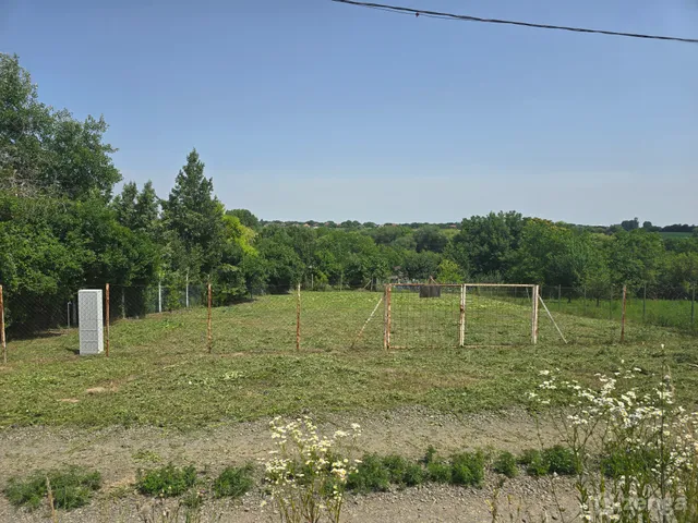 Eladó telek Valkó 800 nm