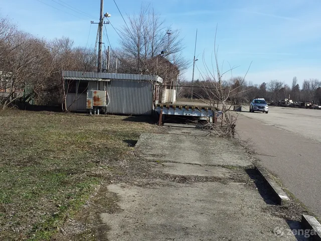 Kiadó kereskedelmi és ipari ingatlan Szentes, Felsőpárt 60 nm