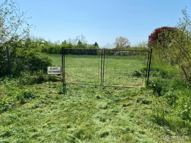 Eladó telek Tiszaroff, Vörösmarty M út 31 1400 nm