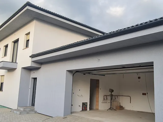 Eladó ház Érd, Fenyves-Parkváros 226 nm