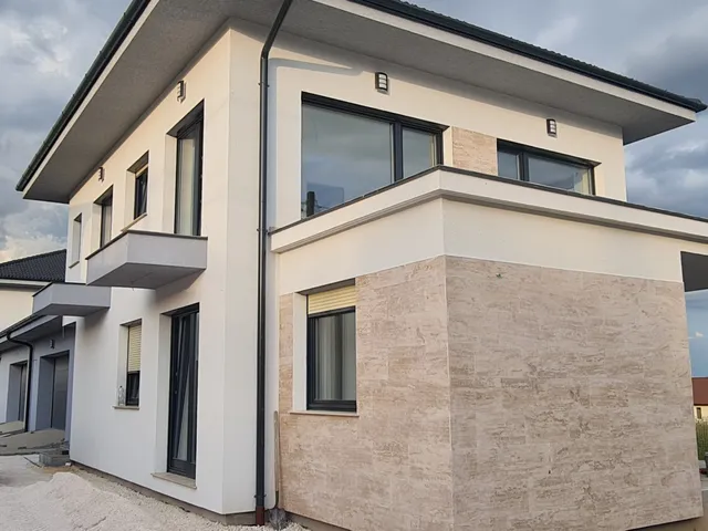 Eladó ház Érd, Fenyves-Parkváros 226 nm