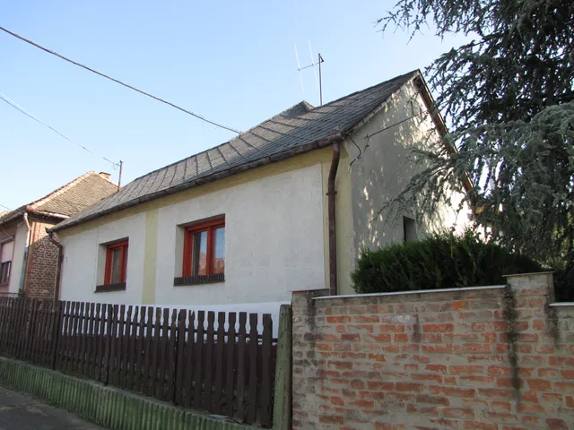 Eladó ház Komló, Kinizsi Pál 60 nm