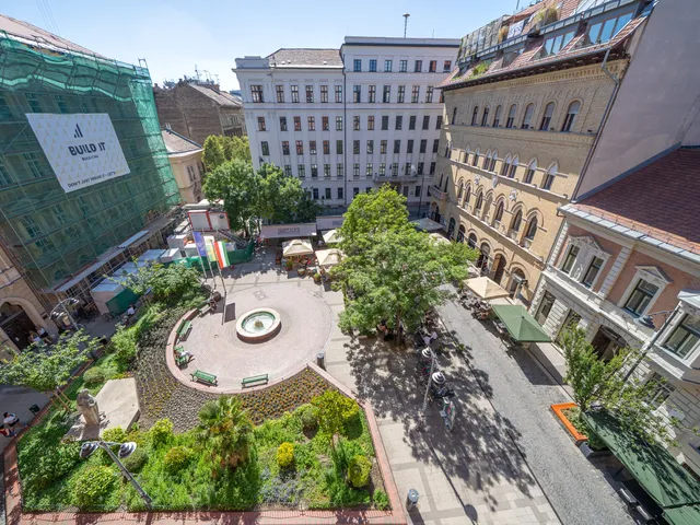 Eladó lakás Budapest VIII. kerület, Palotanegyed, Mikszáth Kálmán tér, 4 48 nm
