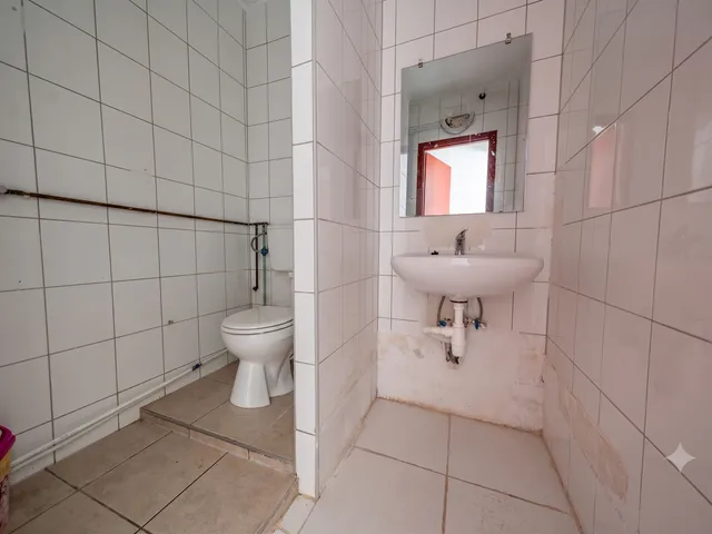 Eladó kereskedelmi és ipari ingatlan Budapest VIII. kerület, II. János Pál pápa tér 80 nm