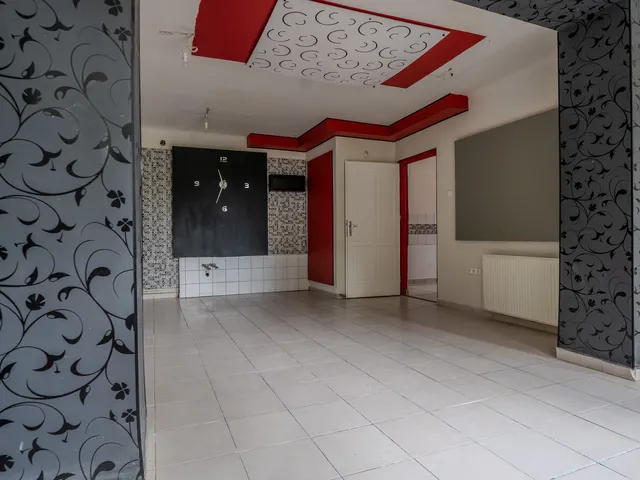 Kiadó kereskedelmi és ipari ingatlan Budapest II. kerület, Rózsadomb 115 nm
