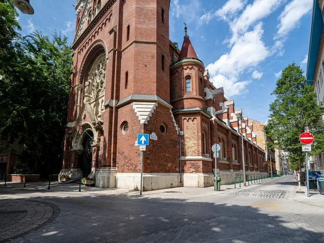 Eladó lakás Budapest VIII. kerület, Palotanegyed, Lőrinc pap tér 67 nm