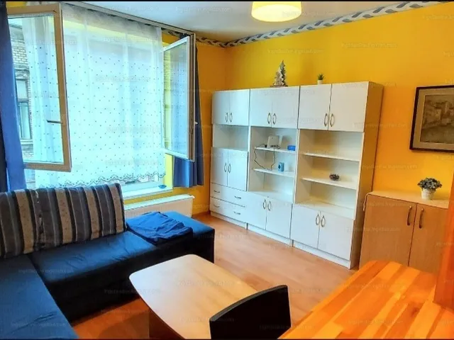 Kiadó lakás Budapest VIII. kerület, Csarnoknegyed 27 nm