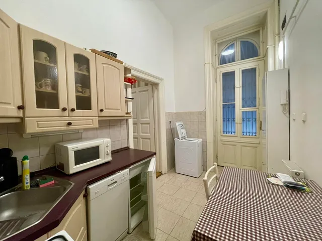 Eladó lakás Budapest VI. kerület, Nagykörúton belüli terület, Jókai utca  49 nm