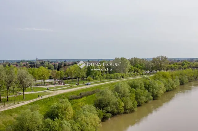 Eladó ház Tiszakécske 930 nm