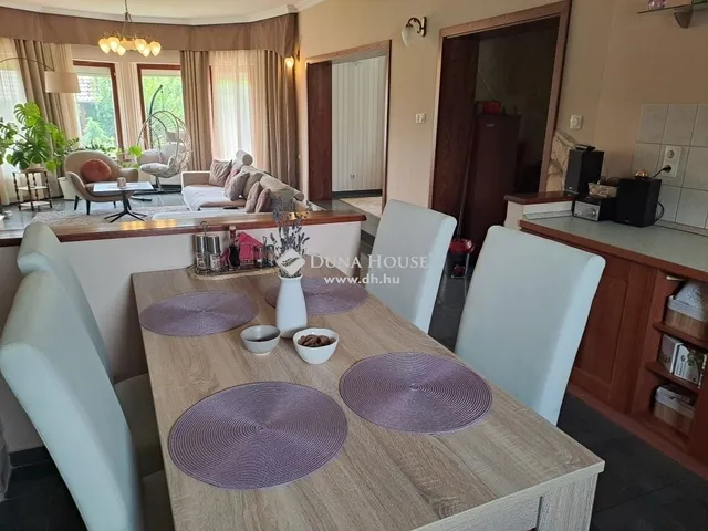 Eladó ház Kecskemét, Úrihegy 160 nm