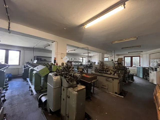 Eladó kereskedelmi és ipari ingatlan Kiskunmajsa 400 nm