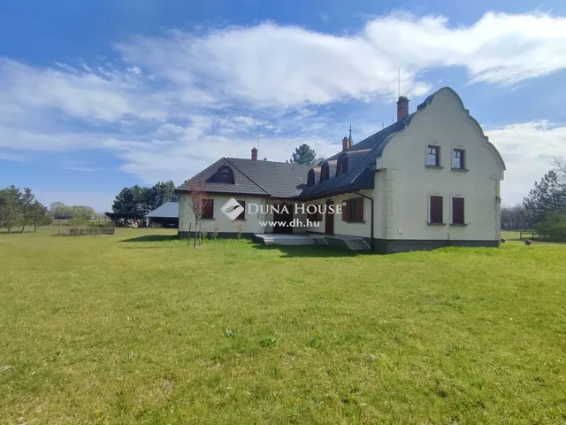 Eladó ház Kecskemét 297 nm