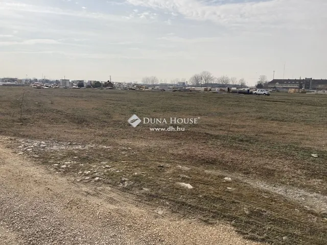 Eladó kereskedelmi és ipari ingatlan Algyő 82816 nm