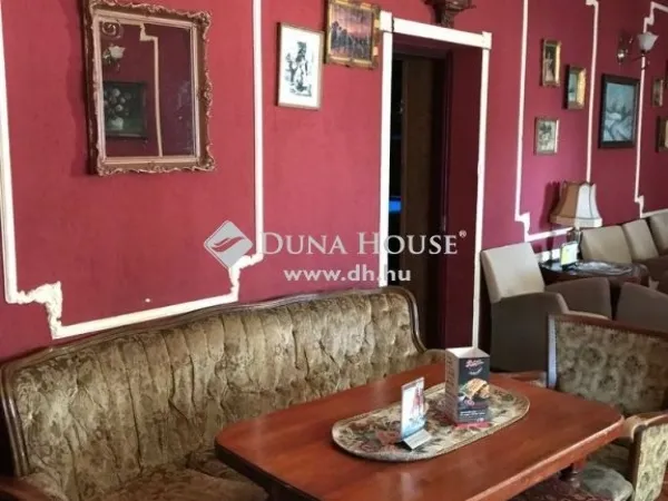 Eladó kereskedelmi és ipari ingatlan Lajosmizse 220 nm