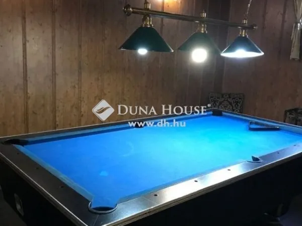 Eladó kereskedelmi és ipari ingatlan Lajosmizse 220 nm