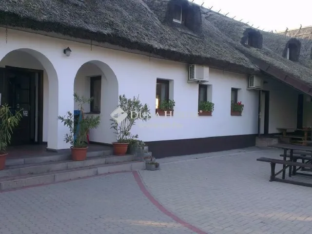 Eladó kereskedelmi és ipari ingatlan Kecskemét 866 nm