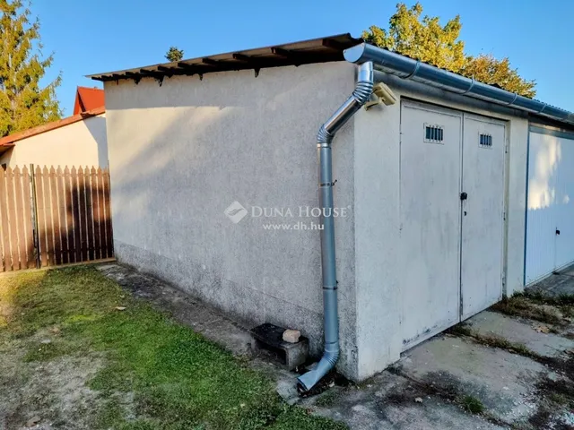 Eladó garázs Kecskemét, Hunyadiváros 15 nm