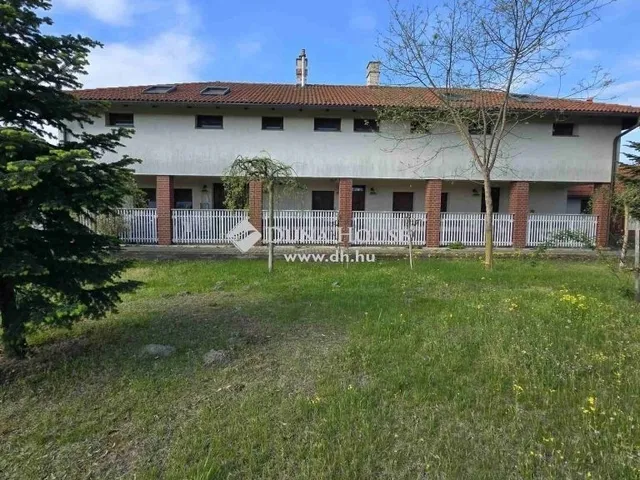 Eladó mezőgazdasági ingatlan Lakitelek 220 nm