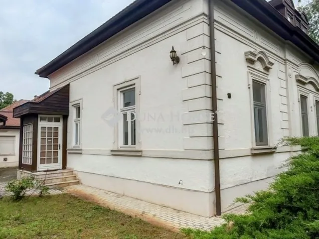 Eladó ház Kecskemét, Villanegyed 220 nm