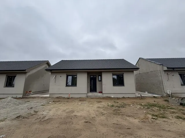 Eladó ház Cegléd 65 nm