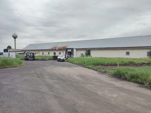 Eladó kereskedelmi és ipari ingatlan Martonvásár 3000 nm