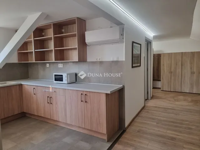 Kiadó ház Városföld 56 nm