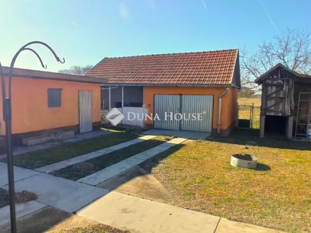 Eladó mezőgazdasági ingatlan Tiszakécske 71 nm