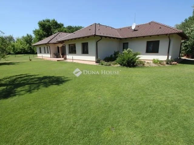 Eladó ház Kecskemét 220 nm