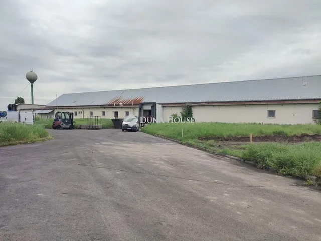 Eladó kereskedelmi és ipari ingatlan Martonvásár 3000 nm