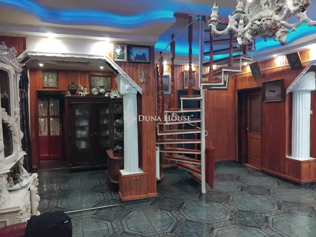 Eladó ház Kunszentmárton 259 nm