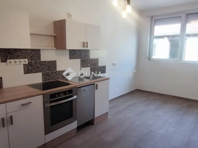 Kiadó ház Kecskemét 66 nm
