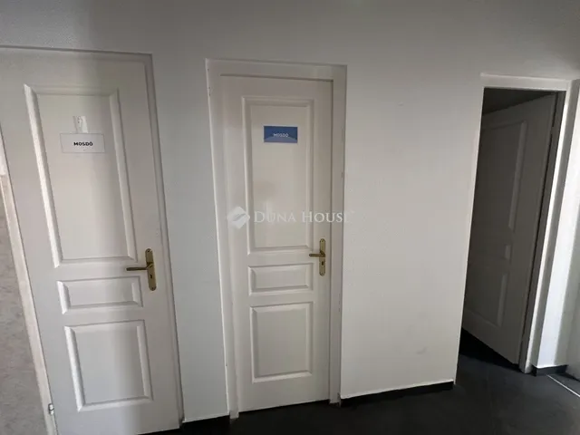 Kiadó kereskedelmi és ipari ingatlan Szeged 550 nm