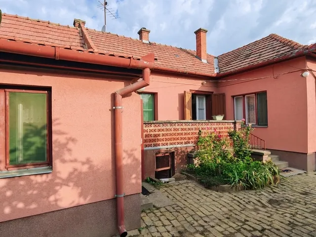 Eladó ház Kecskemét 65 nm