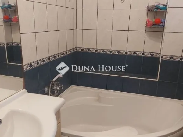 Eladó ház Izsák 82 nm