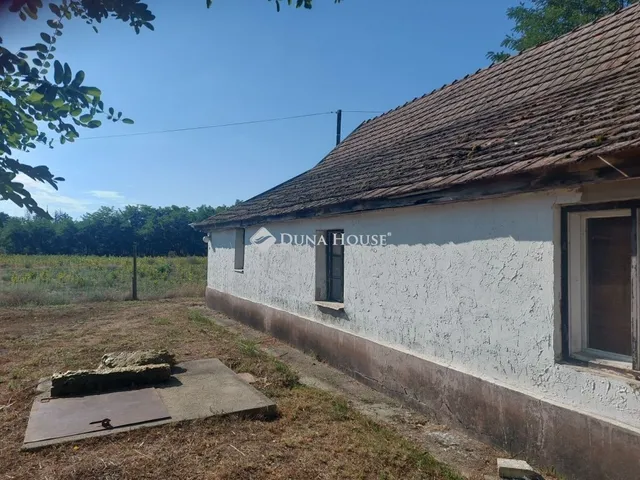 Eladó mezőgazdasági ingatlan Ágasegyháza 64 nm