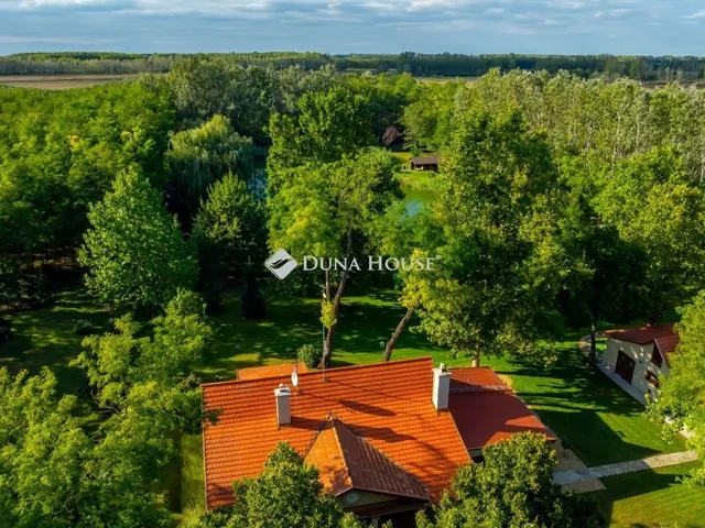 Eladó ház Tiszakécske 200 nm