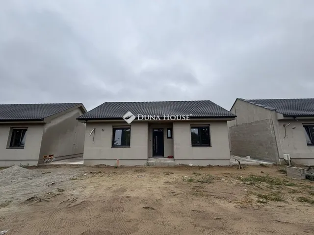 Eladó ház Cegléd 65 nm