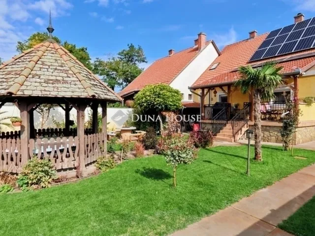 Eladó ház Kecskemét, Hunyadiváros 132 nm