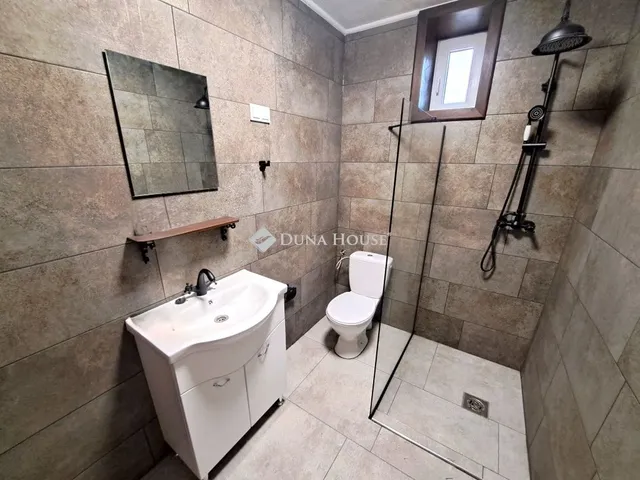 Eladó ház Tiszajenő 48 nm