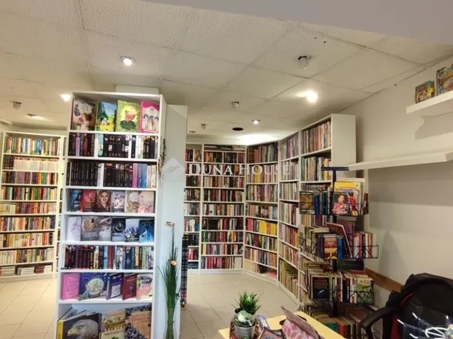 Eladó kereskedelmi és ipari ingatlan Kecskemét 70 nm