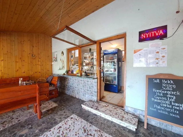 Eladó kereskedelmi és ipari ingatlan Lakitelek 80 nm