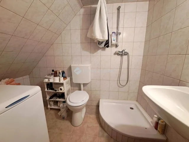 Eladó kereskedelmi és ipari ingatlan Lakitelek 80 nm