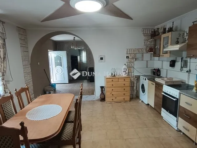 Eladó ház Izsák 75 nm