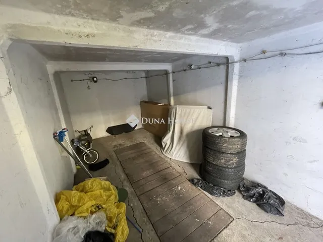 Eladó garázs Kecskemét 14 nm