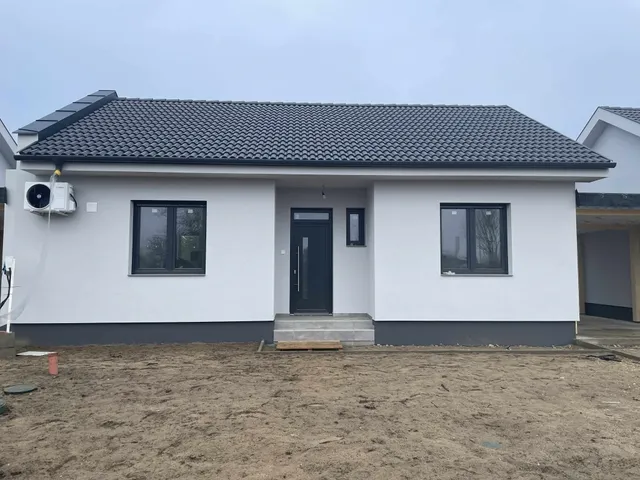 Eladó ház Cegléd 65 nm