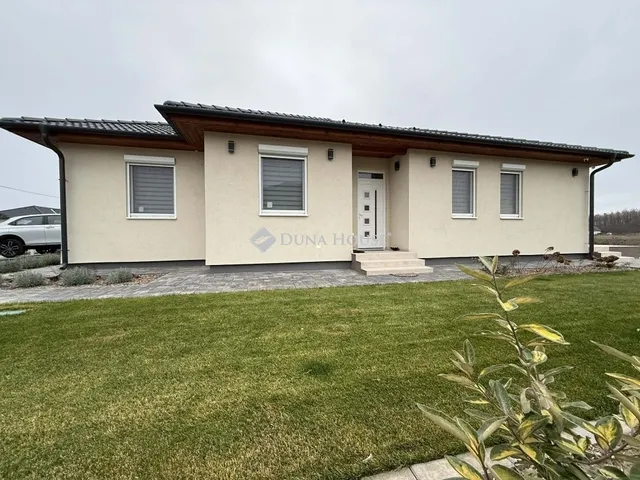 Kiadó ház Kecskemét 100 nm