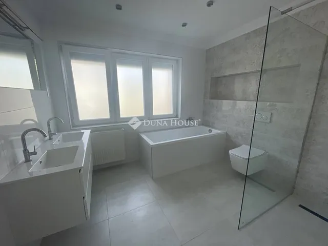 Kiadó lakás Kecskemét 117 nm